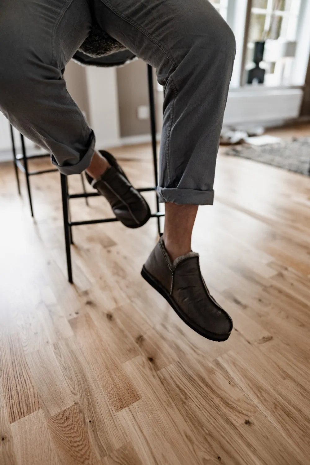 ANTON Shepherd Mens Sheepskin Slippers with Sole