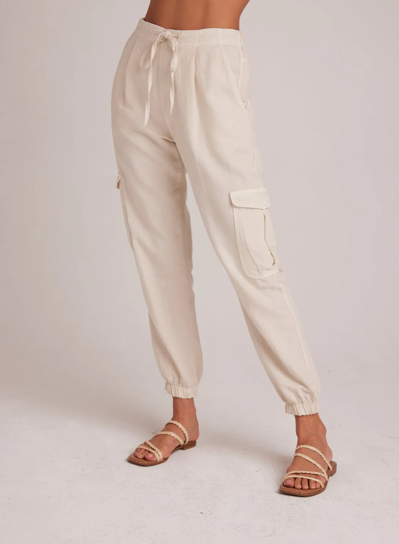 Isla Pleated Jogger - Seashell Sand