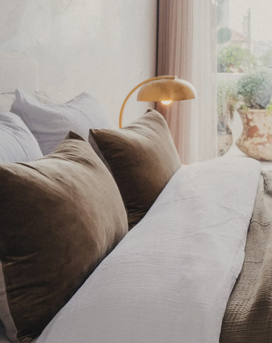 Linen/Velvet Cushion | Olive