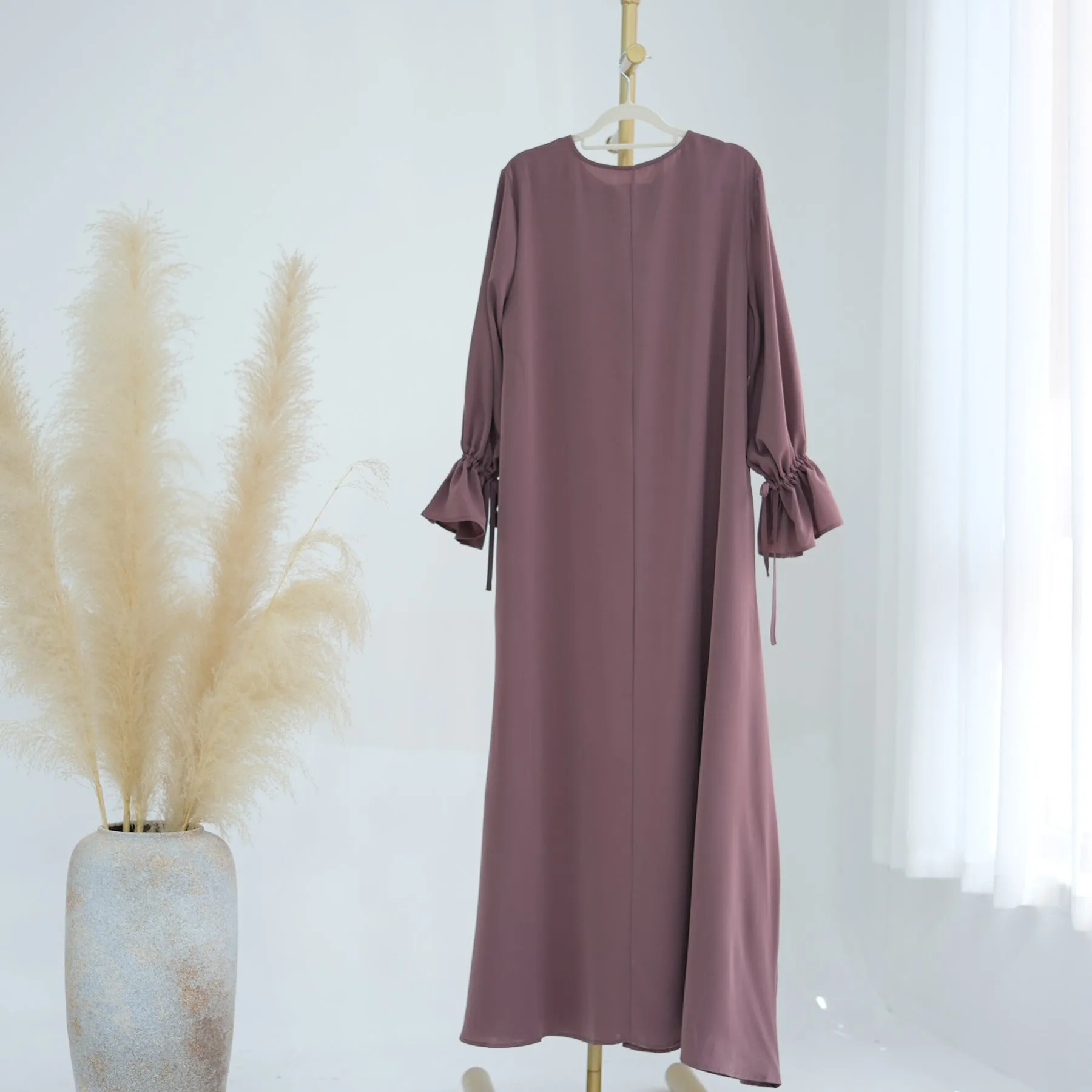 LR793 Solid color dress with small trumpet sleeves length skirt Abaya