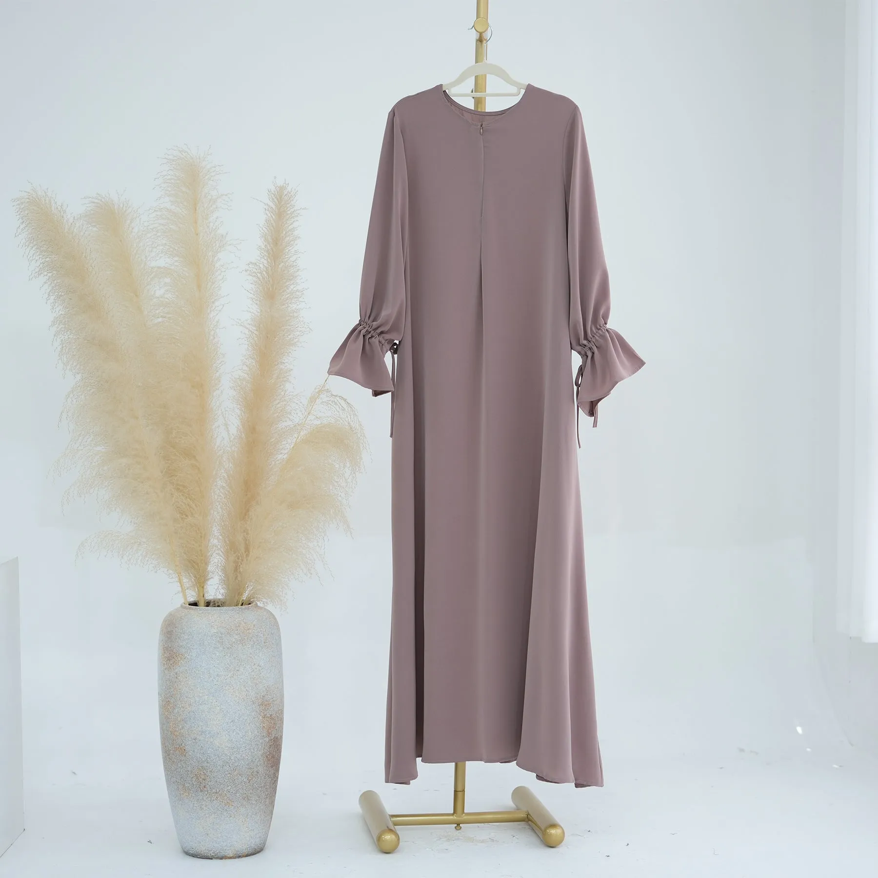 LR793 Solid color dress with small trumpet sleeves length skirt Abaya